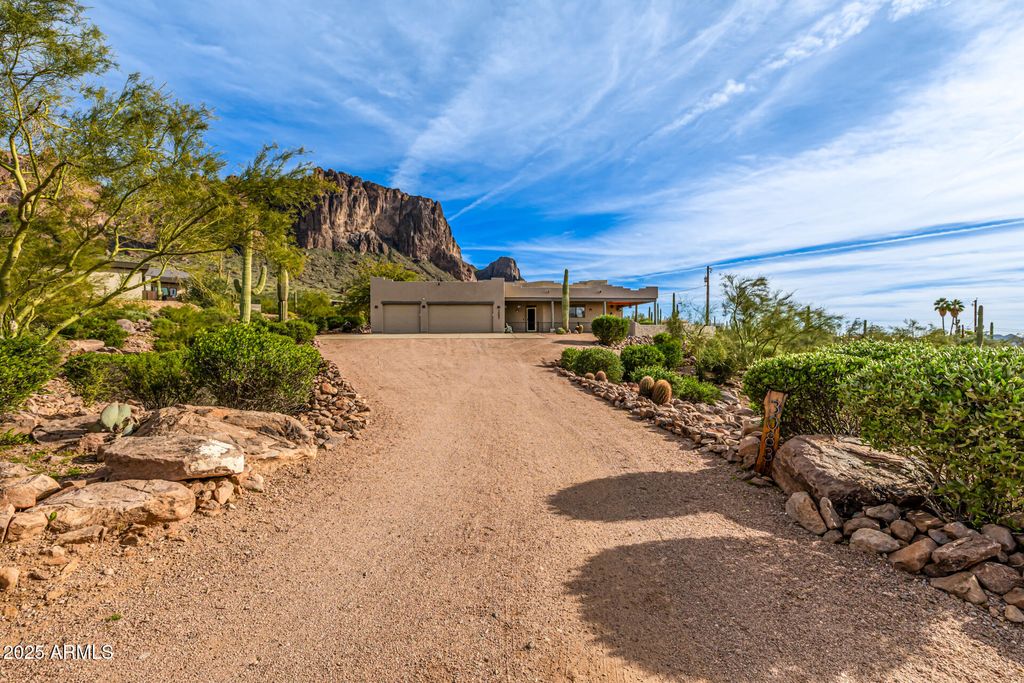3083 N HERRALA Way, Apache Junction, AZ 85119