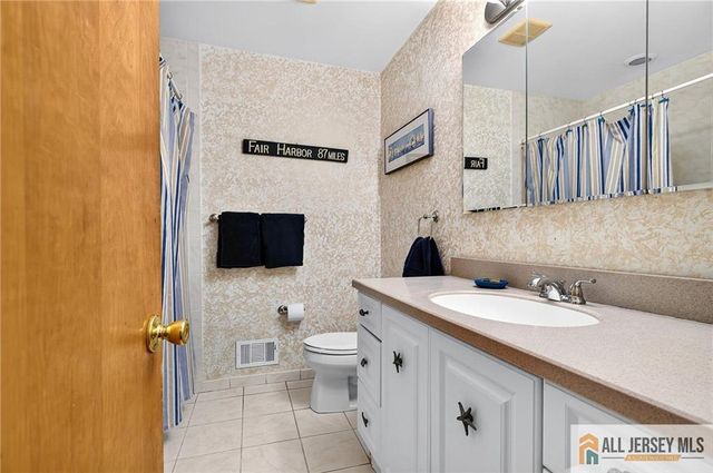 20 Kevin Road, East Brunswick, NJ 08816