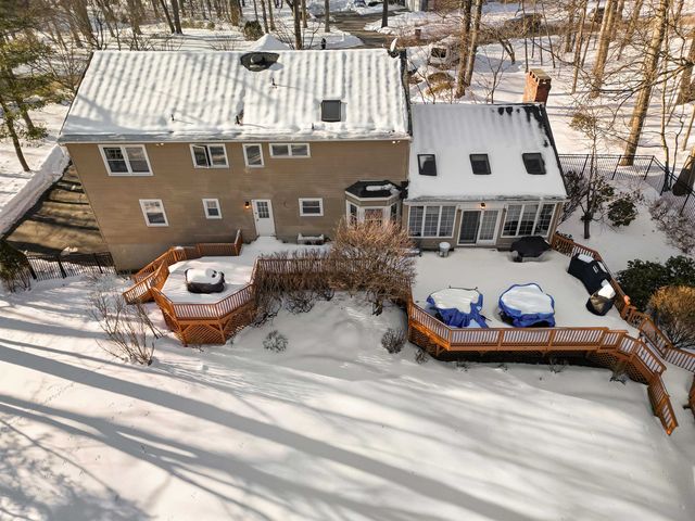 10 Moonshadow Ct, Kinnelon Borough, NJ 07405