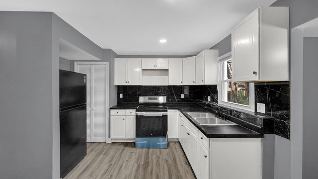 3324 175th Street, Hammond, IN 46323