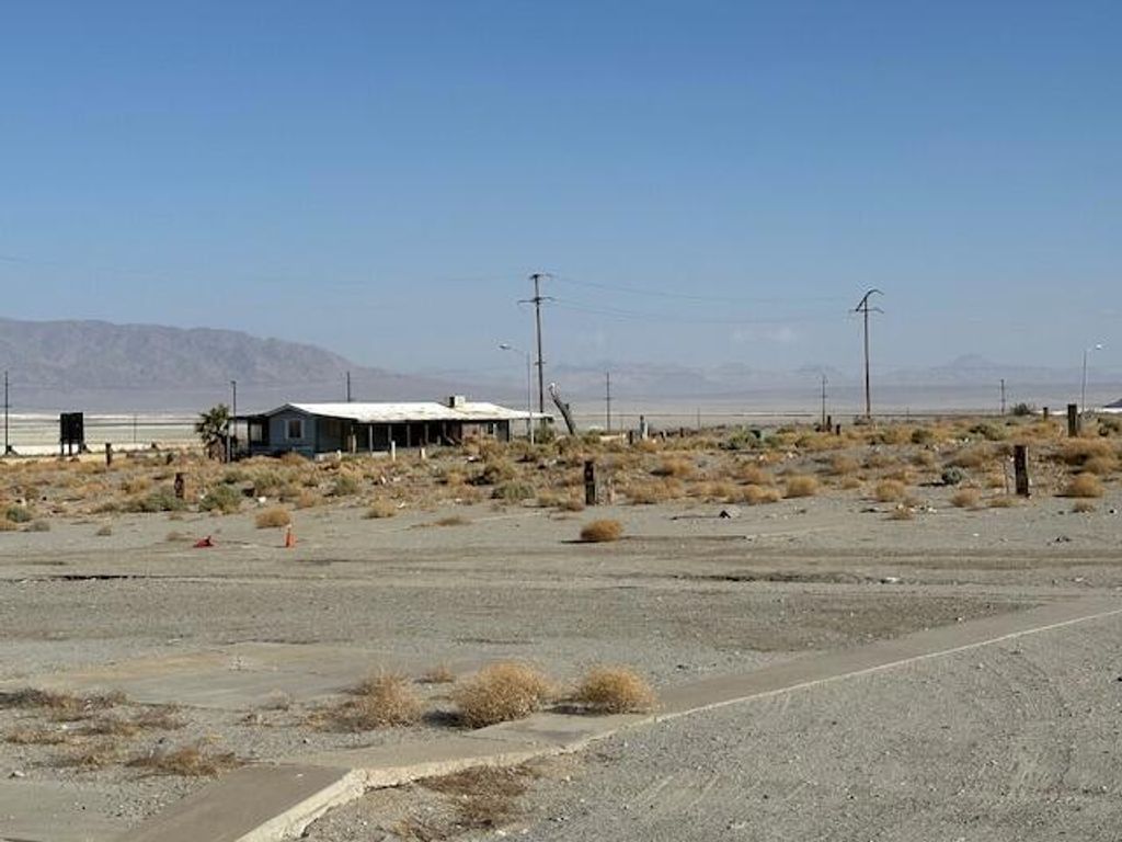 Image 14 of property listing at 81898 Trona Road, Trona, CA 93562