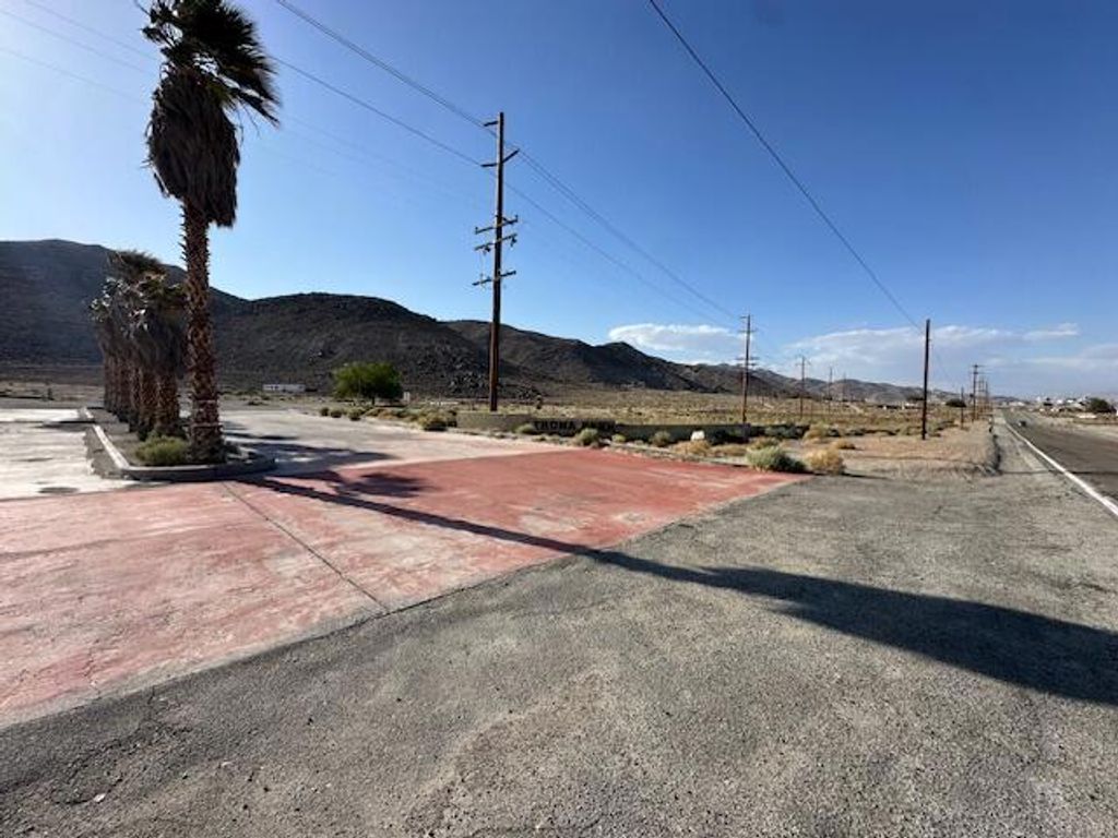 Image 5 of property listing at 81898 Trona Road, Trona, CA 93562