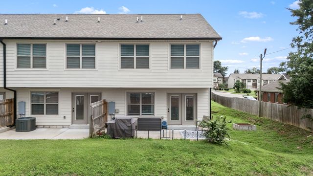 249 Signature Pl, Lebanon, TN 37087