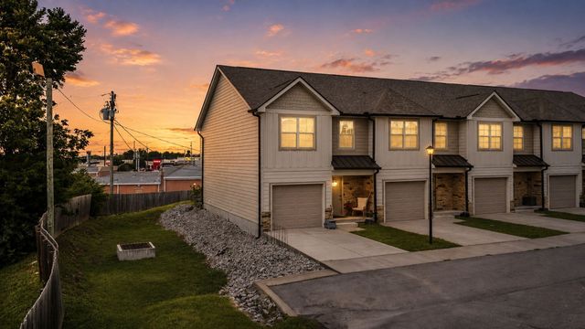 249 Signature Pl, Lebanon, TN 37087