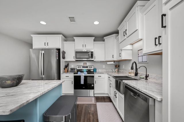 249 Signature Pl, Lebanon, TN 37087
