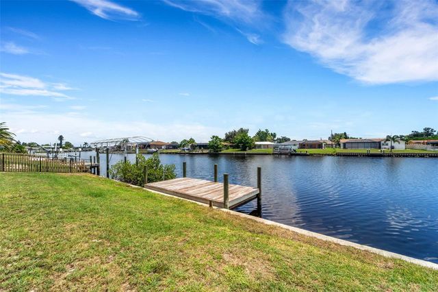 181 W TARPON BOULEVARD NW, Port Charlotte, FL 33952