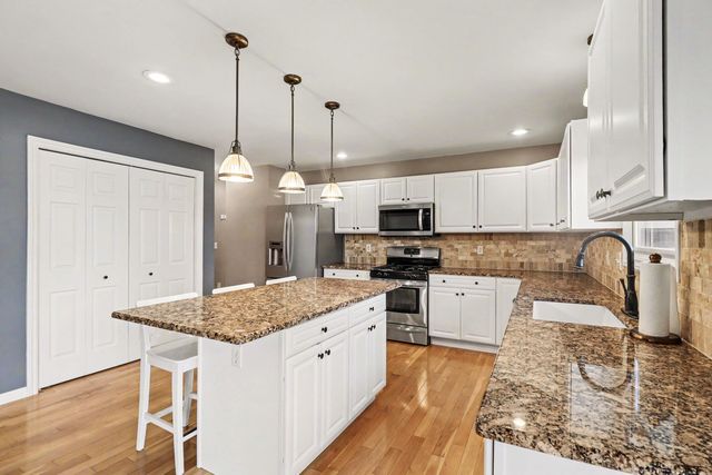 1044 Bicentennial Parkway, Ann Arbor, MI 48108