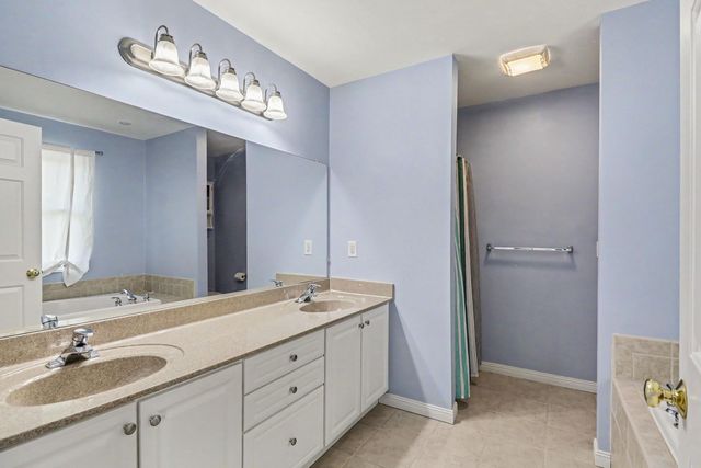1044 Bicentennial Parkway, Ann Arbor, MI 48108