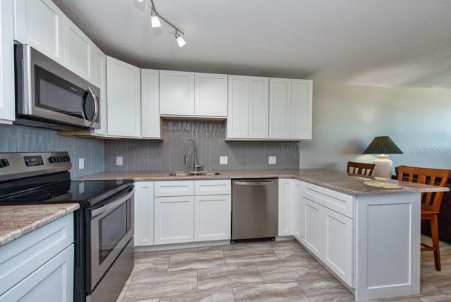 841 4TH AVENUE N 64, St Petersburg, FL 33701