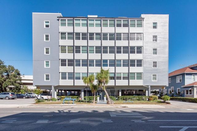841 4TH AVENUE N 64, St Petersburg, FL 33701
