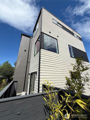 7912 34th Avenue SW #B, Seattle, WA 98126