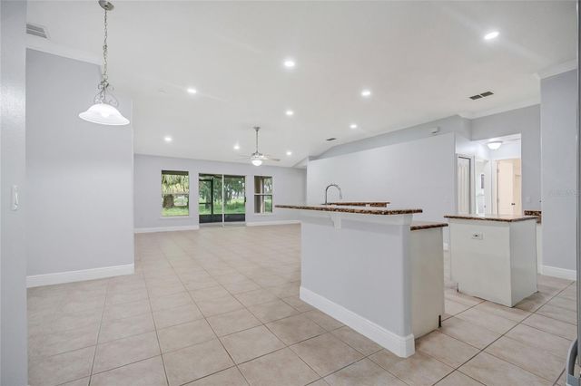 2106 THE OAKS BOULEVARD, Kissimmee, FL 34746