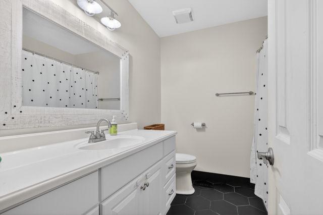 3723 Colonial Heritage Dr, Nashville, TN 37217