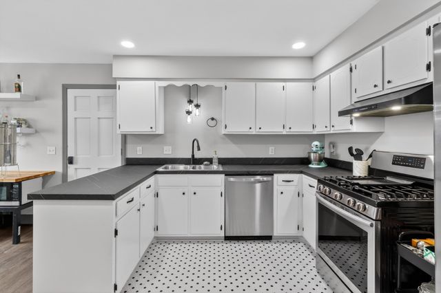 3723 Colonial Heritage Dr, Nashville, TN 37217