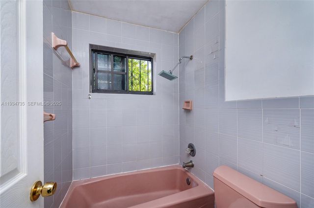 201 NW 34th Ave 201, Miami, FL 33125