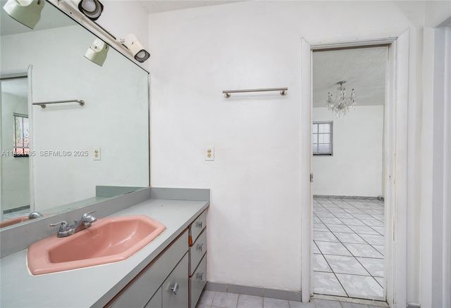 201 NW 34th Ave 201, Miami, FL 33125