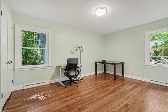 3901 Woodview Drive, Winston-salem, NC 27106