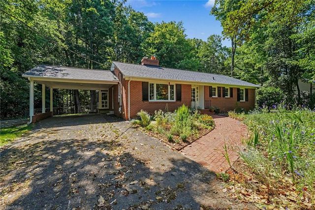 3901 Woodview Drive, Winston-salem, NC 27106