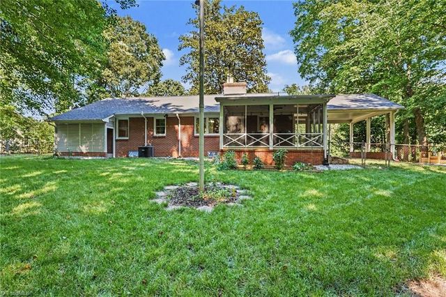3901 Woodview Drive, Winston-salem, NC 27106