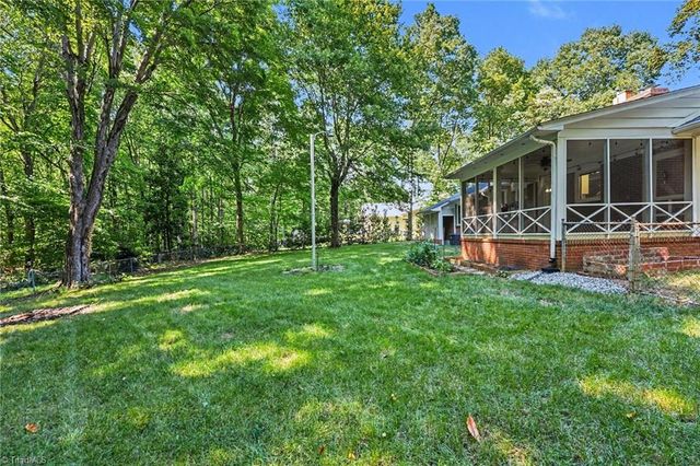 3901 Woodview Drive, Winston-salem, NC 27106
