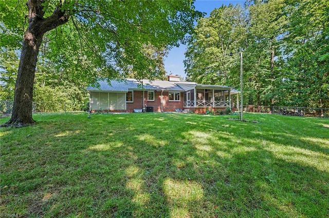 3901 Woodview Drive, Winston-salem, NC 27106