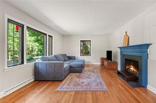 3901 Woodview Drive, Winston-salem, NC 27106
