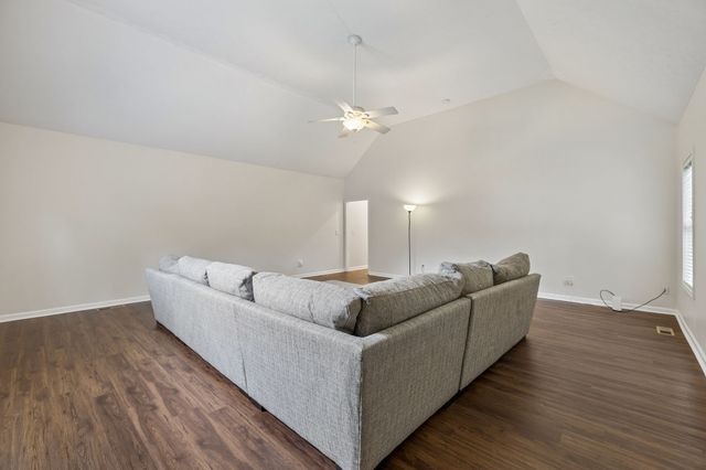 106 Creek Trail Ct, Goodlettsville, TN 37072