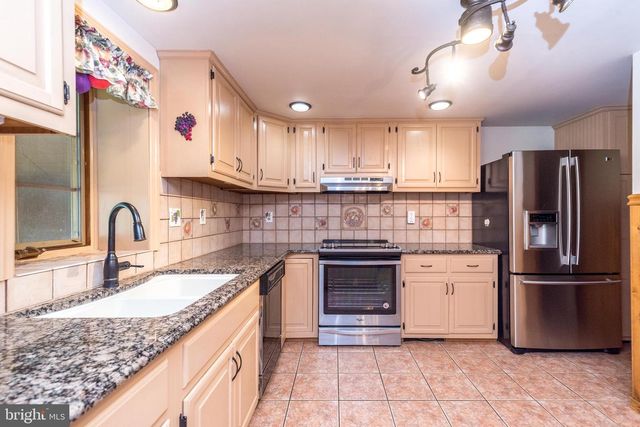 1613 N 5TH ST, Perkasie, PA 18944