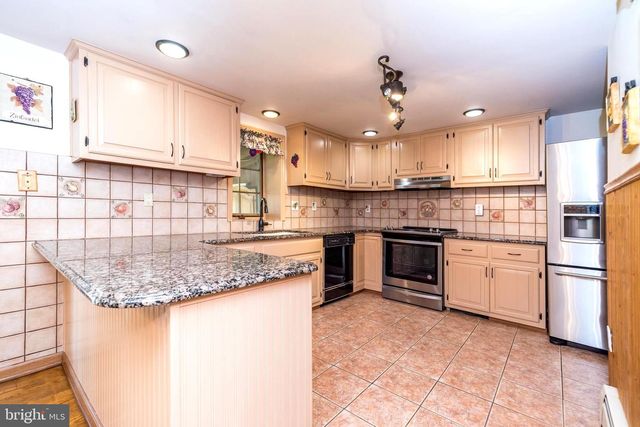 1613 N 5TH ST, Perkasie, PA 18944