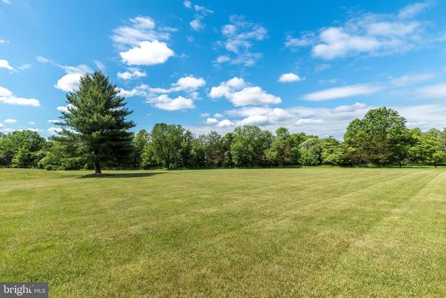 1613 N 5TH ST, Perkasie, PA 18944