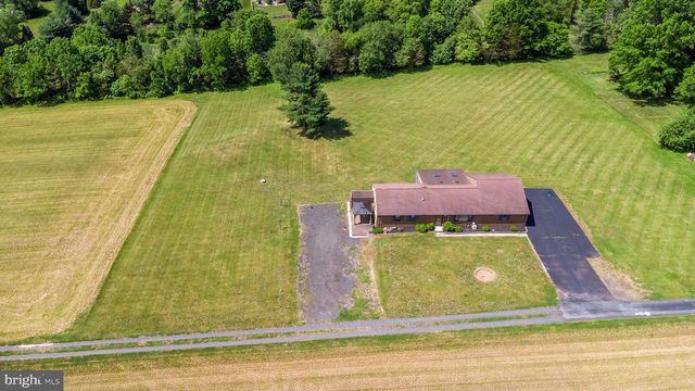 1613 N 5TH ST, Perkasie, PA 18944