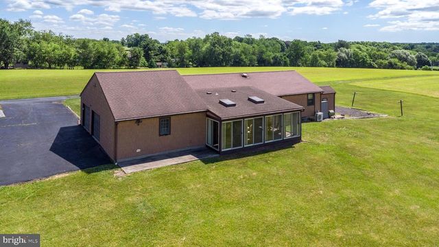 1613 N 5TH ST, Perkasie, PA 18944