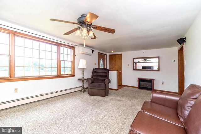 1613 N 5TH ST, Perkasie, PA 18944