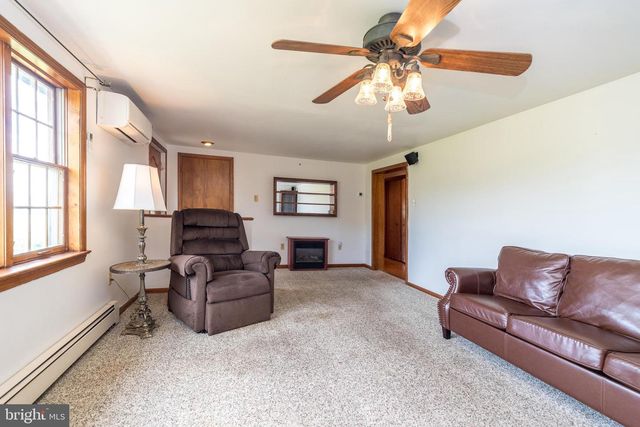1613 N 5TH ST, Perkasie, PA 18944