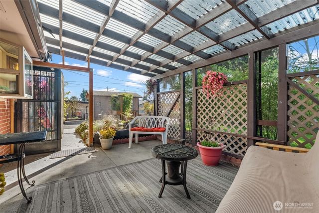 1116 S Woodlawn Street, Tacoma, WA 98465