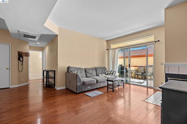 7145 Dublin Meadows St D, Dublin, CA 94568