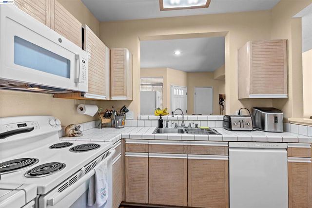 7145 Dublin Meadows St D, Dublin, CA 94568