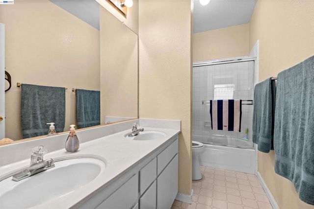 7145 Dublin Meadows St D, Dublin, CA 94568