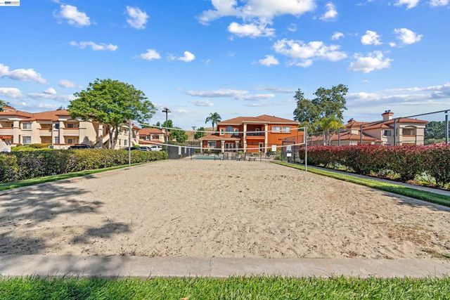 7145 Dublin Meadows St D, Dublin, CA 94568