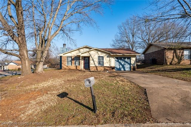 1512 14th Circle, Barling, AR 72923
