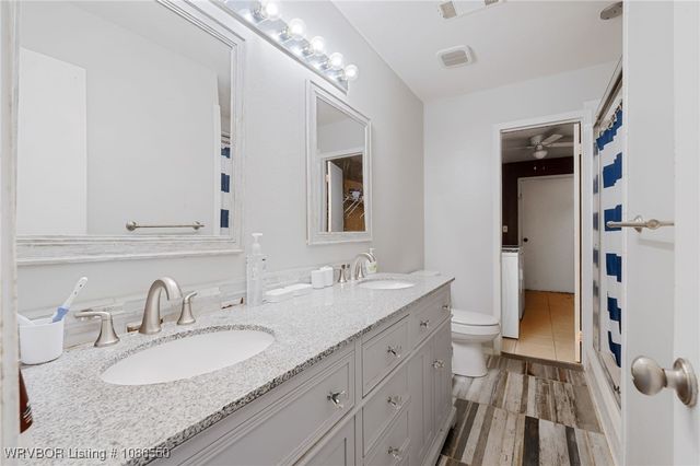 1512 14th Circle, Barling, AR 72923