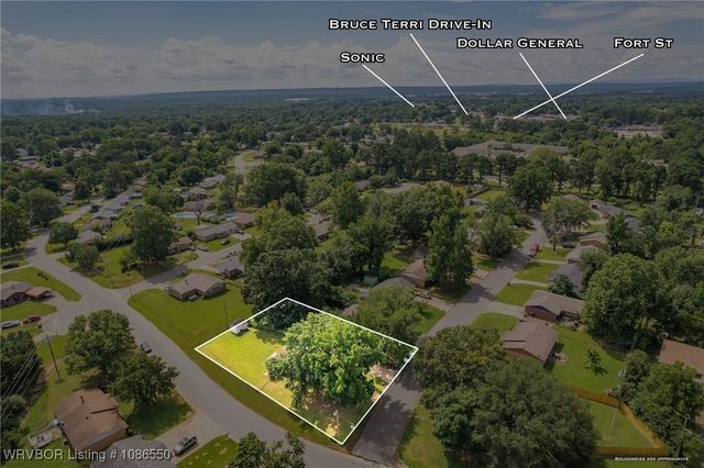 1512 14th Circle, Barling, AR 72923