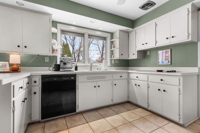 3904 BRENDENWOOD Road, Rockford, IL 61107