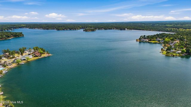 103 Rector Drive, West End, NC 27376