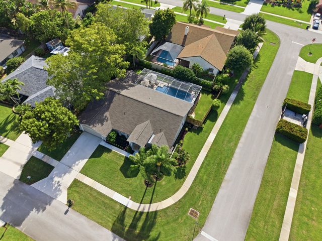 805 Daffodil Drive, Wellington, FL 33414