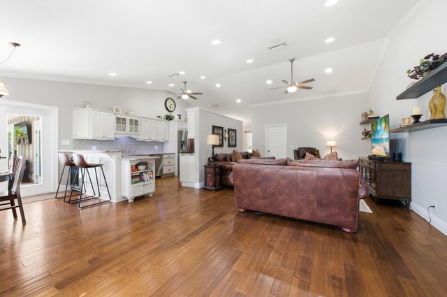805 Daffodil Drive, Wellington, FL 33414