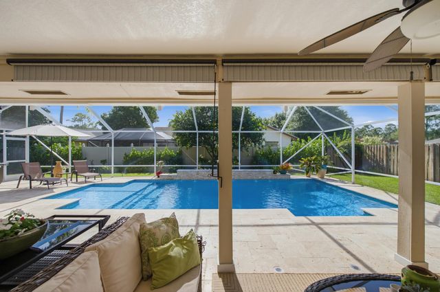805 Daffodil Drive, Wellington, FL 33414