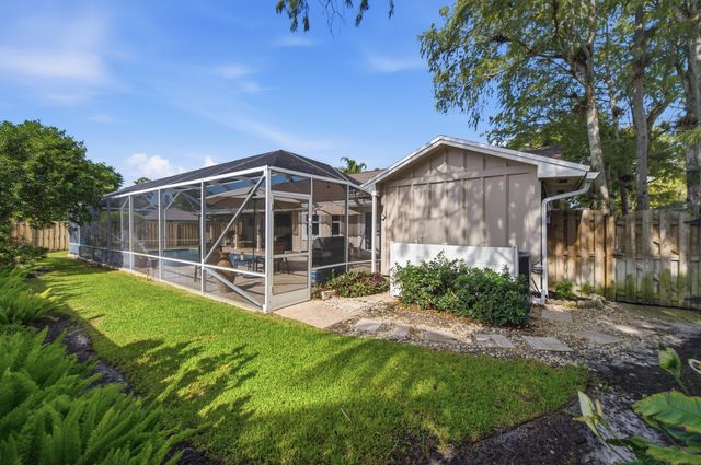 805 Daffodil Drive, Wellington, FL 33414
