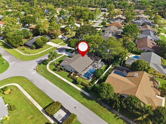 805 Daffodil Drive, Wellington, FL 33414