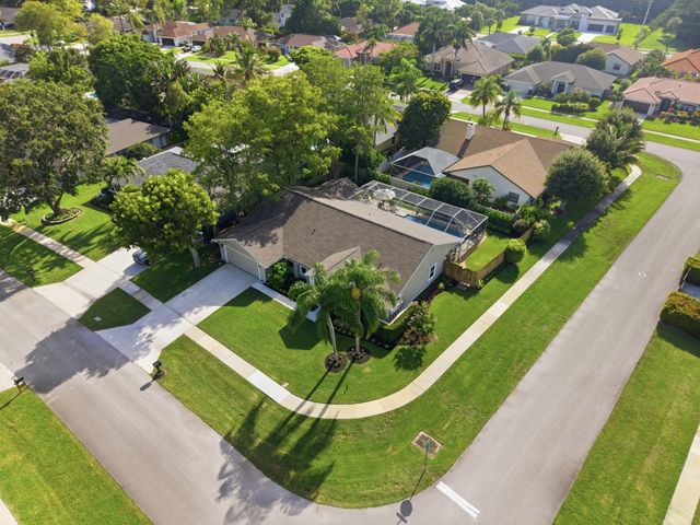 805 Daffodil Drive, Wellington, FL 33414